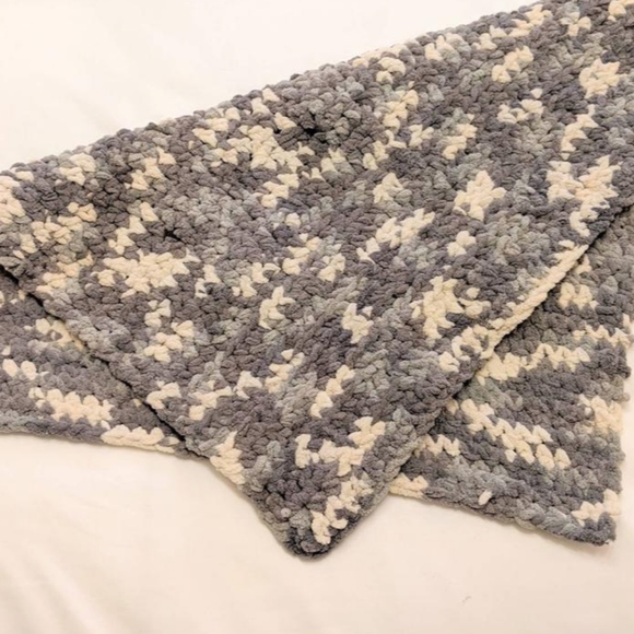 Cozy Chenille Baby Blanket Handmade - Picture 3 of 3